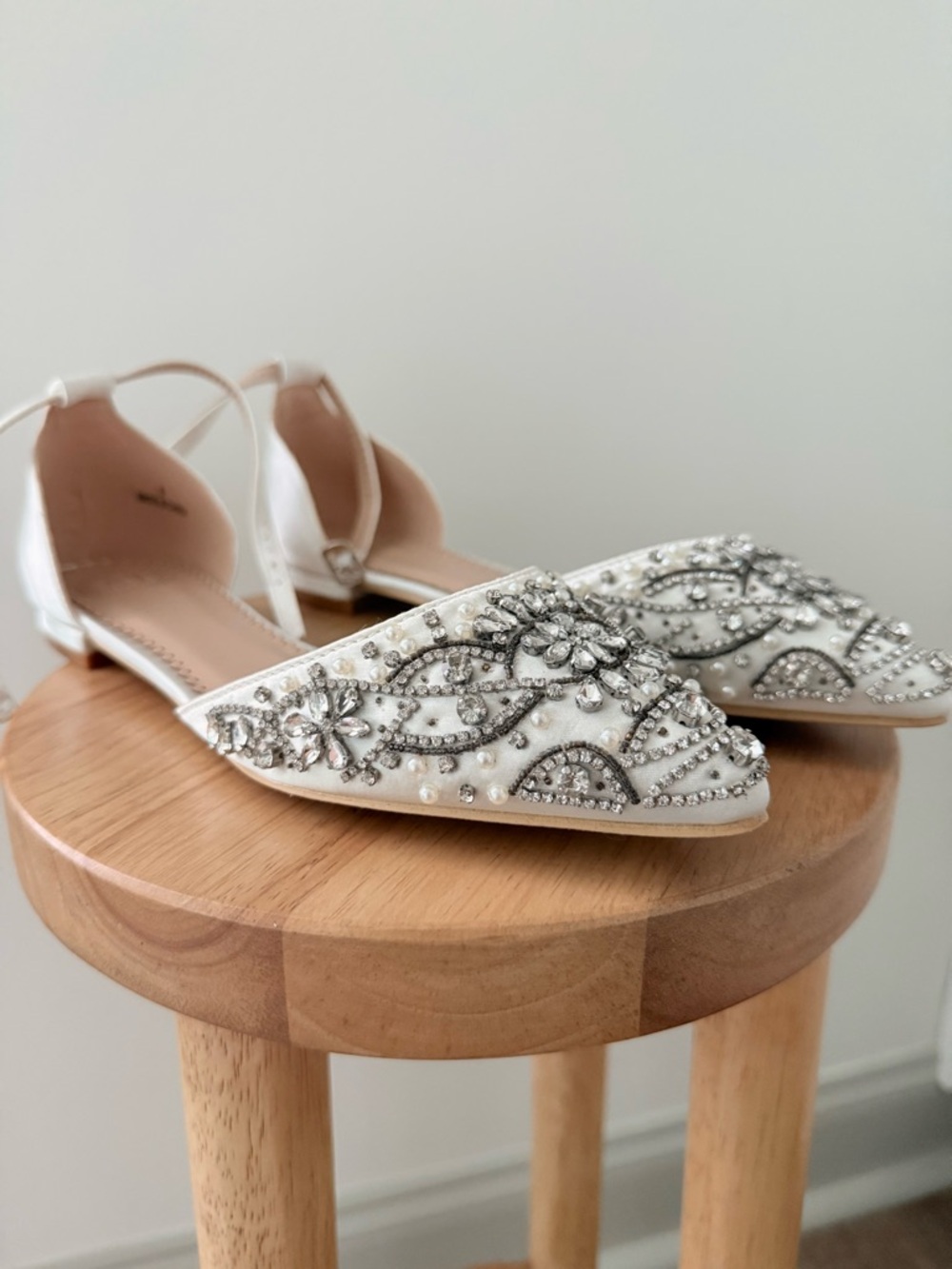 NIB Kate Whitcomb Ivory Beaded/Rhinestone Bridal Flats